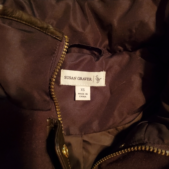 Two-Tone Puffer Coat - Picture 8 of 9